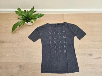 Zwangerschaps t-shirts beschikbaar voor biedingen
