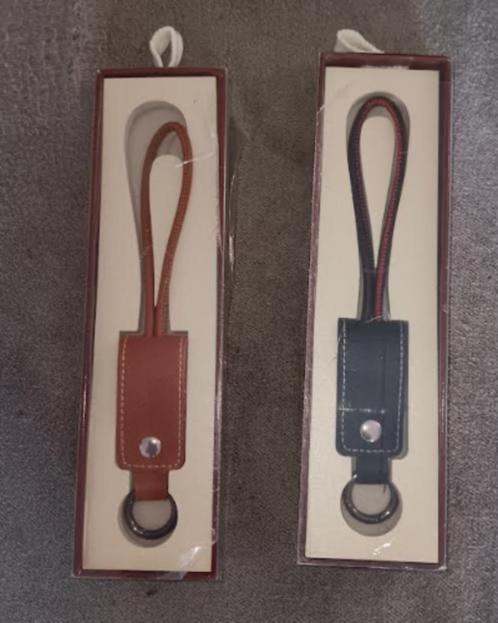 Porte clé en simili avec poignée et chargeur USB, Telecommunicatie, Mobiele telefoons | Telefoon-opladers, Nieuw, Apple iPhone