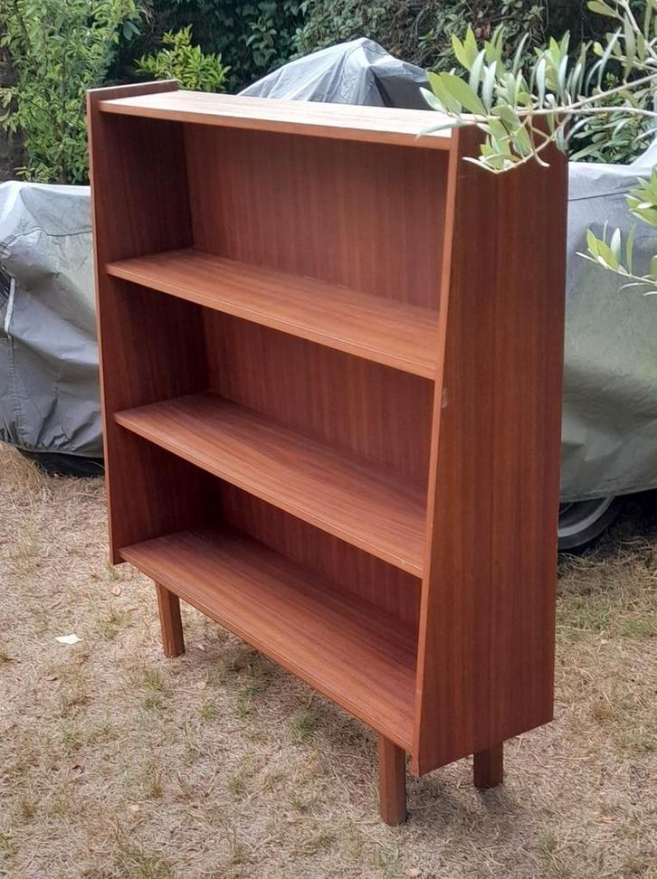 Vintage Deense aflopende boekenkast., Antiek en Kunst, Antiek | Meubels | Kasten, Ophalen of Verzenden