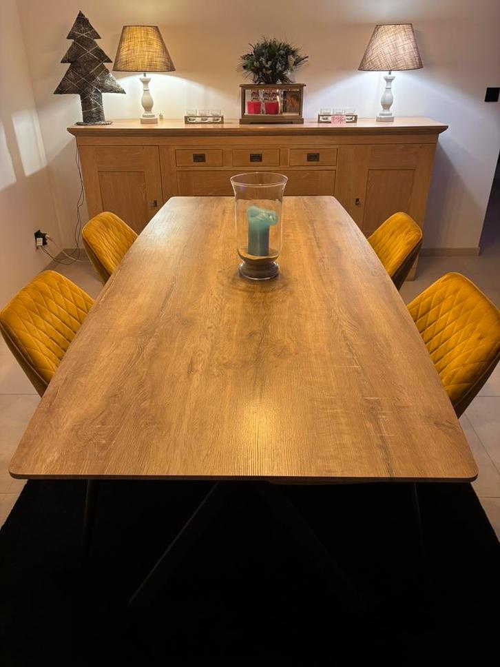 Houten tafel + 4 Velvet stoelen, Huis en Inrichting, Complete eetkamers, Zo goed als nieuw, Ophalen