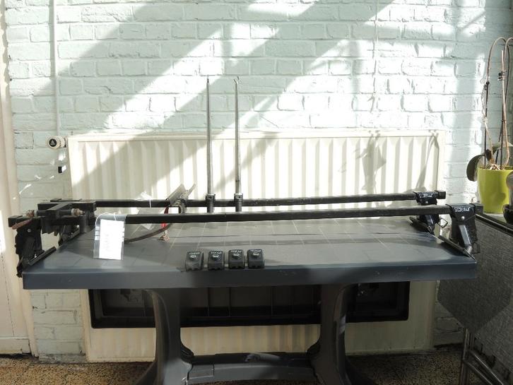 Barres de toit Thule, Autos : Pièces & Accessoires, Barres latérales, Utilisé, Enlèvement