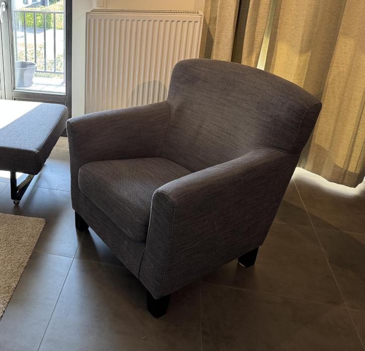 Eenpersoonszetel grijs (uitmundende staat, amper gebruikt), Huis en Inrichting, Zetels | Zetels, Zo goed als nieuw, Rechte bank