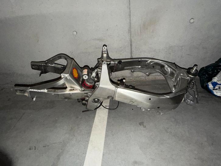 Compleet GSXR 1000 K1-chassis, Motoren, Onderdelen | Suzuki, Gebruikt, Ophalen