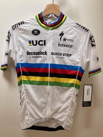 Vermarc wereldkampioenstrui Julian Alaphilippe – gesigneerd beschikbaar voor biedingen