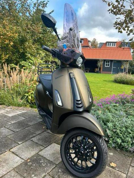 Vespa sprint a klasse euro 4 iget, Fietsen en Brommers, Scooters | Vespa, Zo goed als nieuw, Overige modellen, Klasse A (25 km/u)