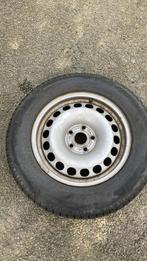 Winterkit op Tiguan VW 215/65 r16 velgen, Ophalen, Zo goed als nieuw