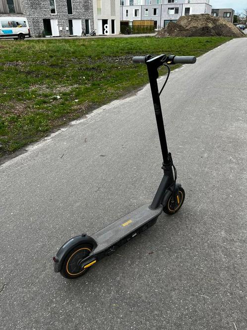 Ninebot G30 MAX, Fietsen en Brommers, Steps, Zo goed als nieuw, Elektrische step (E-scooter), Ophalen