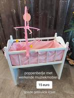 houten poppenbedje met muziekmobiel, Ophalen, Zo goed als nieuw