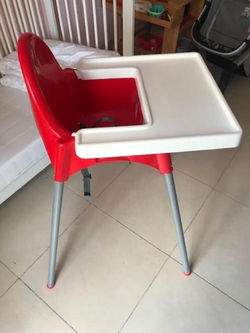 Baby stoel met eettablet, Kinderen en Baby's, Kinderstoelen, Gebruikt, Aanschuifbaar, Afneembaar eetblad, Gordel(s), Ophalen of Verzenden