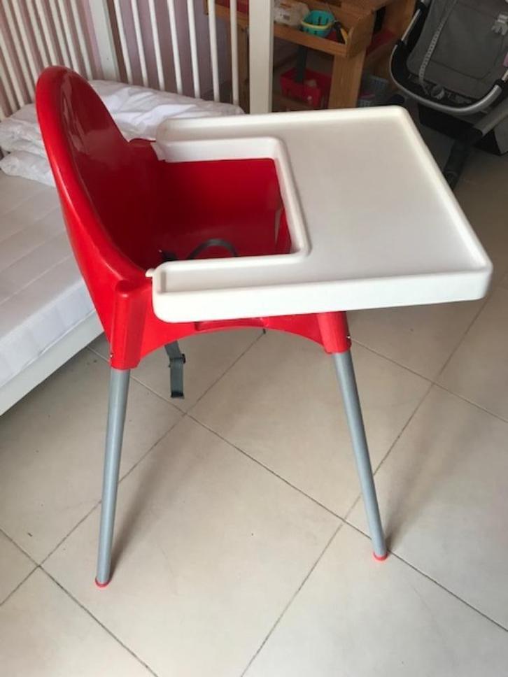 Baby stoel met eettablet, Kinderen en Baby's, Kinderstoelen, Gebruikt, Aanschuifbaar, Afneembaar eetblad, Gordel(s), Ophalen of Verzenden