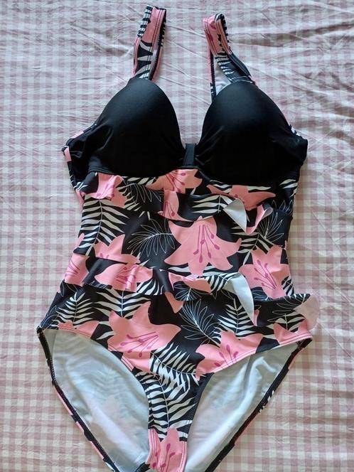 NIEUW BADPAK maat 42, Kleding | Dames, Badmode en Zwemkleding, Nieuw, Badpak, Roze, Verzenden