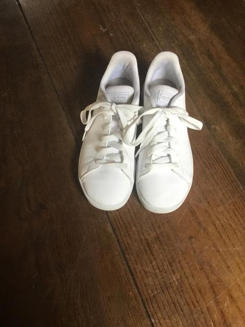 Adidas sneaker maat 34, Kinderen en Baby's, Kinderkleding | Schoenen en Sokken, Zo goed als nieuw, Schoenen, Jongen of Meisje