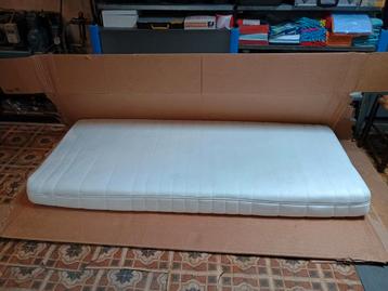 Gratis matras 90x200x18 beschikbaar voor biedingen