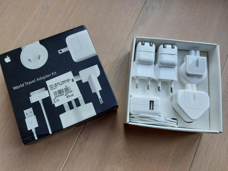 Apple world travel adapter kit, Telecommunicatie, Mobiele telefoons | Telefoon-opladers, Zo goed als nieuw, Apple iPhone, Ophalen of Verzenden