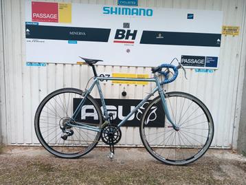 Retro koersfiets beschikbaar voor biedingen
