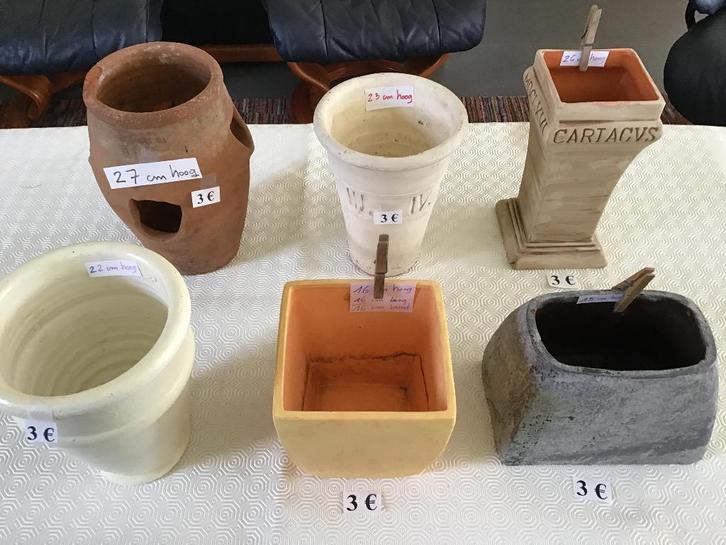 16 bloempotten aan slechts 3 euro per pot, Tuin en Terras, Bloempotten, Zo goed als nieuw, Ophalen of Verzenden