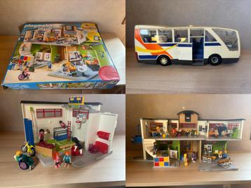 École Playmobil + bus + extensions + boîtes beschikbaar voor biedingen