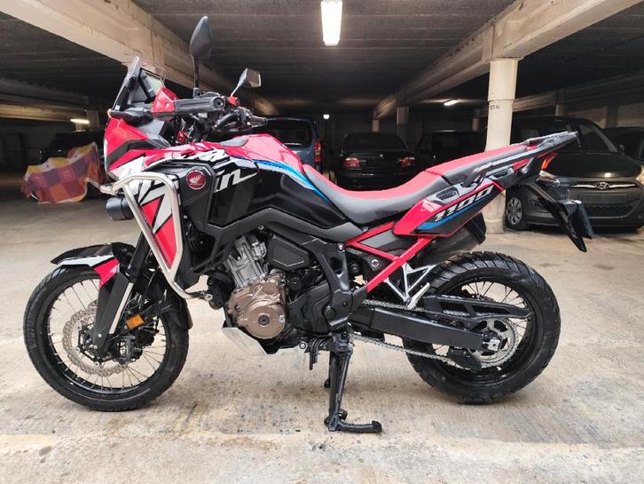 Honda Africa Twin 1100 DCT– garantie, 8.300 km, als nieuw, Motoren, Motoren | Honda, Particulier, Toermotor, meer dan 35 kW, 2 cilinders