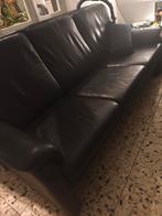 2 leren banken (2 stoelen + 3 stoelen), Huis en Inrichting, Ophalen, Leer