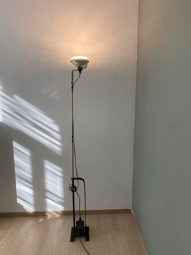 Limited edition Flos Toio, Huis en Inrichting, Lampen | Vloerlampen, Zo goed als nieuw, Ophalen