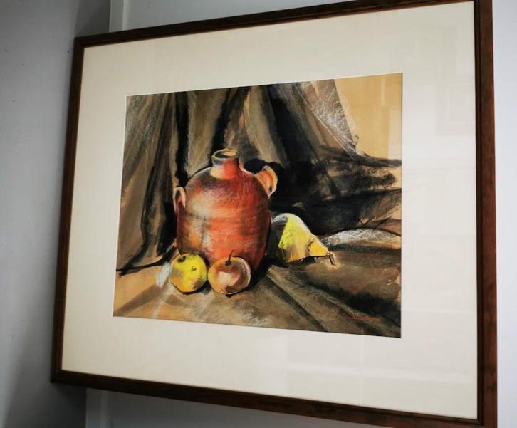 Stilleven in pastel en bister, 75 X 85, ingekaderd, n.o.t.k., Antiek en Kunst, Kunst | Schilderijen | Klassiek, Ophalen