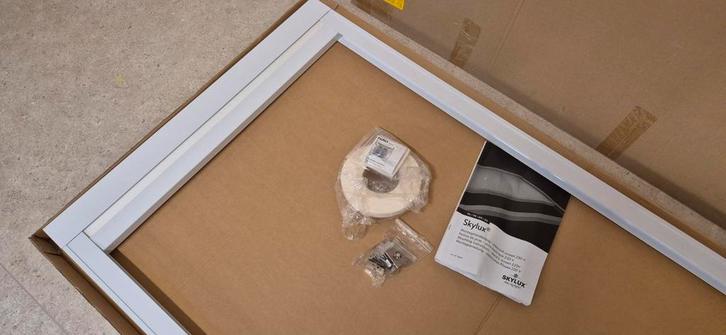 Skylux elektrische zonnewering, Doe-het-zelf en Bouw, Glas en Ramen, Ophalen