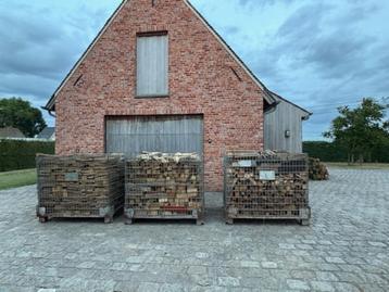brandhout, droog voor de komende winter beschikbaar voor biedingen