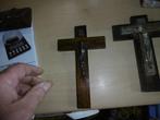 crucifix ancien en chêne et cuivre rouge, Enlèvement ou Envoi