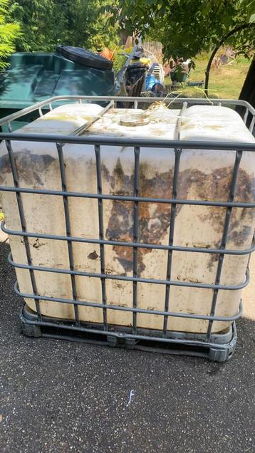 Ton 1000l beschikbaar voor biedingen