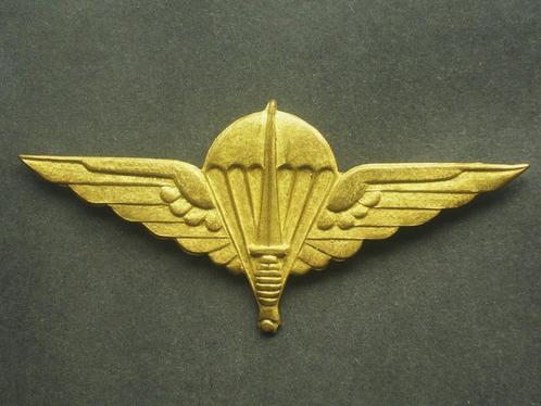 Régiment Para insigne doré de béret années 1980, Verzamelen, Militaria | Tweede Wereldoorlog, Landmacht, Embleem of Badge, Verzenden