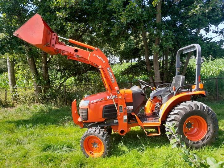 Kubota B3300 met voorlader. 33 pk, HST. 4wd, slechts 585 uur, Zakelijke goederen, Landbouw | Tractoren, tot 2500, Overige merken
