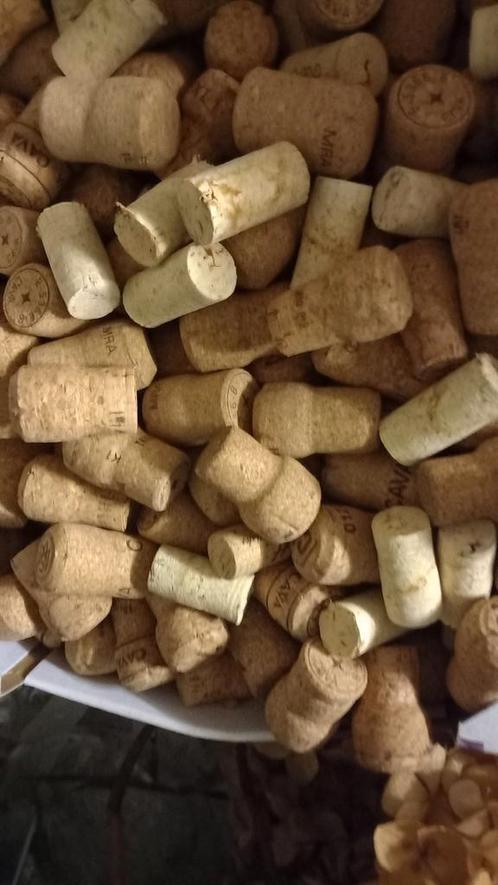 100 Kurken wijn -  champagne stoppen, Hobby en Vrije tijd, Knutselen, Gebruikt, Knutselwerk, Ophalen of Verzenden