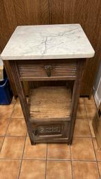 Nachtkastje met marmeren blad, Enlèvement, Utilisé