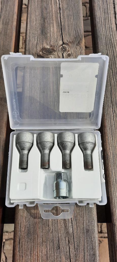 Dacia Duster: set antidiefstalbouten voor aluminium velg, Auto-onderdelen, Banden en Velgen, Velg(en), Nieuw, Ophalen