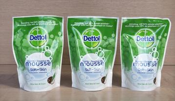 Dettol handzeep / Zachte mousse / 3 navulverpakkingen 200 ml beschikbaar voor biedingen