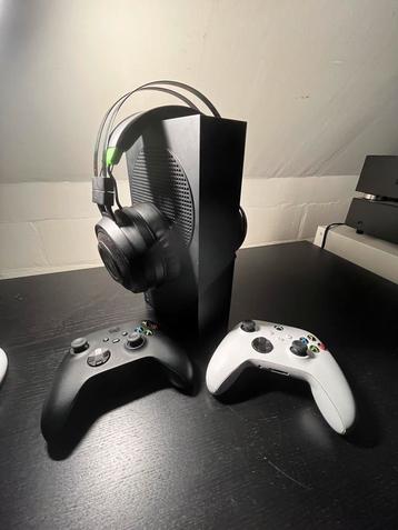 Xbox S 1TB + 2 controllers + headset razer nari (€120), Enlèvement, Comme neuf, Xbox Series S