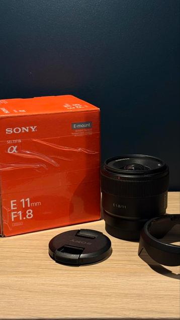 Sony E 11mmf1.8 beschikbaar voor biedingen