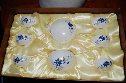 Thee servies porcelein 8delig EILONG Taiwan geschenk NIEUW, Collections, Porcelaine, Cristal & Couverts, Neuf, Service complet