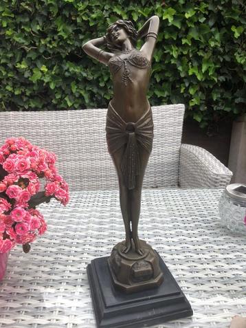 bronzen sculptuur vrouw lady 