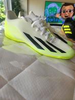 adidas zaalvoetbalschoenen maat 44 en 45, Sport en Fitness, Voetbal, Ophalen, Zo goed als nieuw