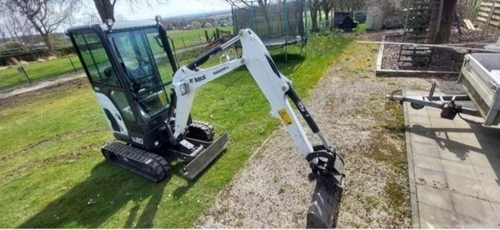 TE HUUR - BOBCAT E20 met nivelleerbak en lepelbak 30cm, Zakelijke goederen, Machines en Bouw | Kranen en Graafmachines, Graafmachine
