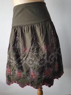 PROMOD - Jolie jupe kaki, broderies roses - T.38, Promod, Ophalen of Verzenden, Gedragen, Maat 38/40 (M)