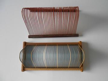 2 vintage LP & singles platenrekken beschikbaar voor biedingen