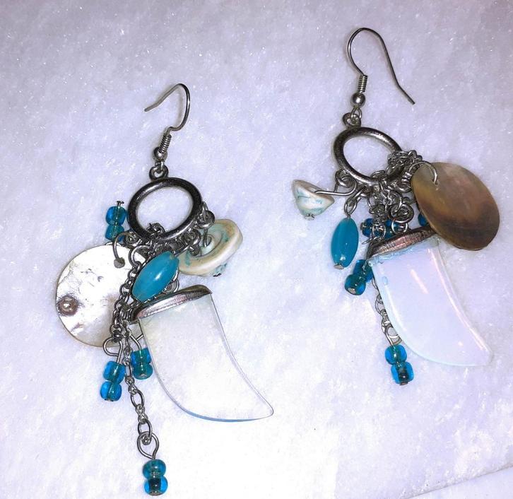oorbellen chandelier parelmoer opaliet en blauwe parels, Handtassen en Accessoires, Oorbellen, Nieuw, Hangers, Overige materialen