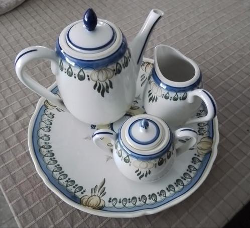 Koffieservies van Portugese handwerk, Maison & Meubles, Cuisine | Vaisselle, Comme neuf, Service complet, Porcelaine, Enlèvement ou Envoi