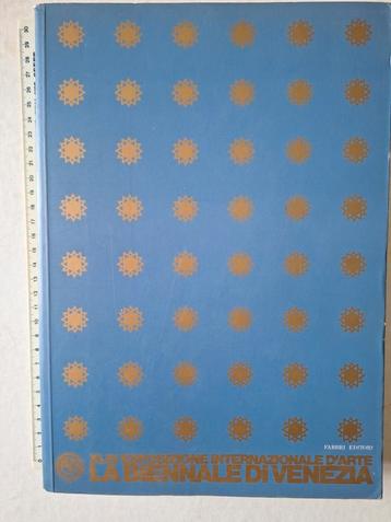 KOOPJE Catalogus 24ste Biënnale van Venetië 1990 beschikbaar voor biedingen