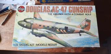 Navire de combat Airfix Douglas AC-47
