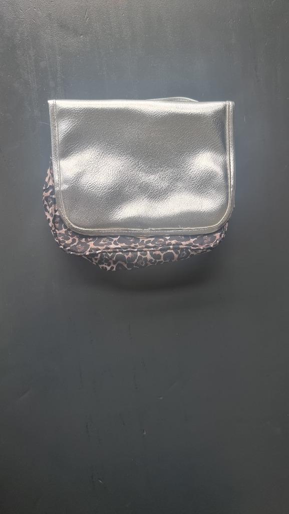 PB (Primark Beauty) make-up / toilettas – panterprint, Bijoux, Sacs & Beauté, Trousses de toilette, Neuf, Femme, Noir, Enlèvement