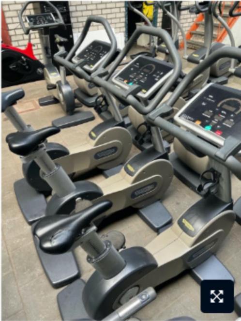 Technogym Excite Upright Bike 500 | Hometrainer, Sport en Fitness, Fitnessmaterialen, Gebruikt, Armen, Benen, Borst, Buik, Rug