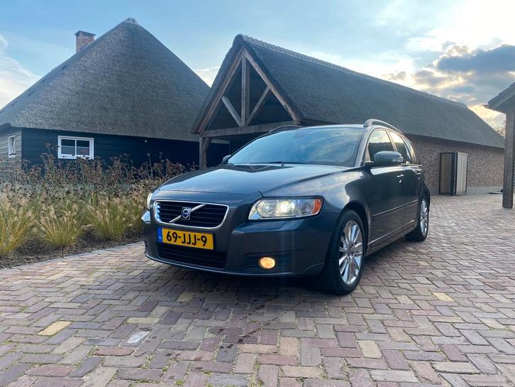 Volvo v50 D5 5 cilinder 245 pk 480 nm face lift model, Auto's, Volvo, Particulier, Airbags, Handgeschakeld, Ophalen